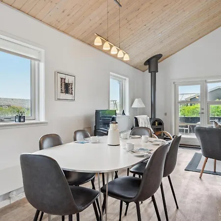 Awesome In With Sauna בית נופש *